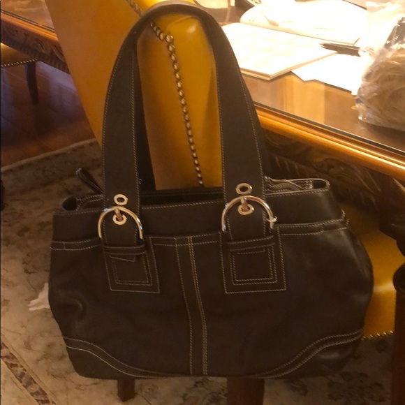 Like new, large leather Coach handbag - Picture 2 of 7